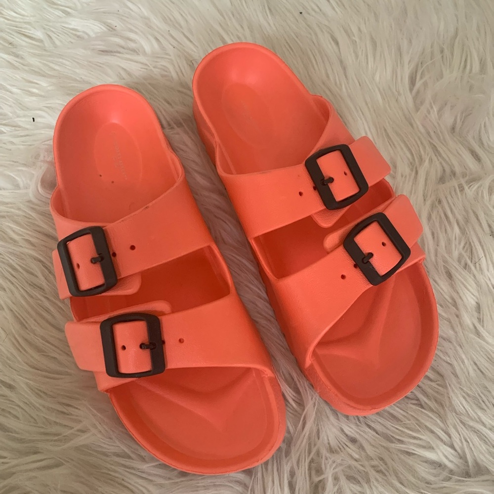 Old navy slides size 10